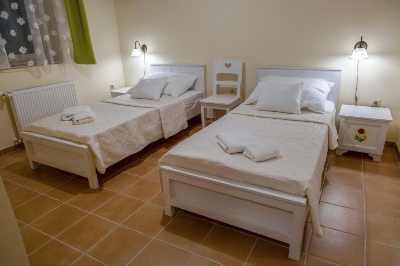 Balzsam apartmanház Harkany Bagian luar foto