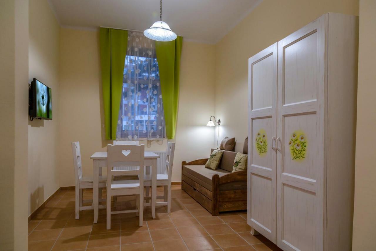 Balzsam apartmanház Harkany Bagian luar foto